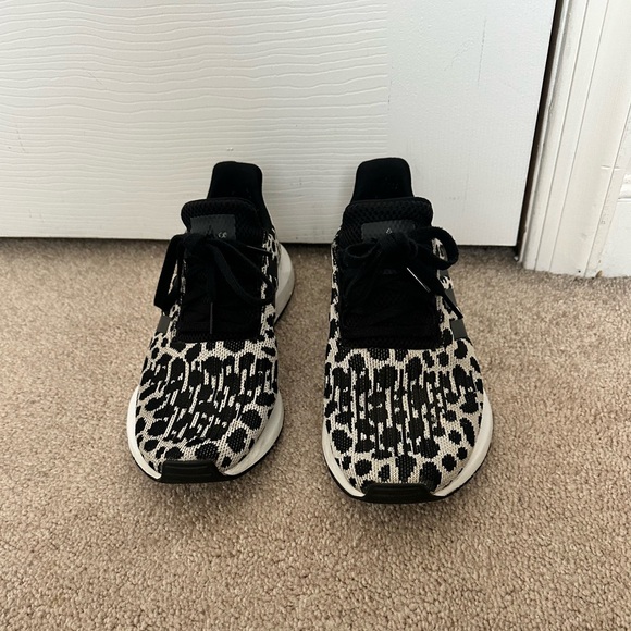 ADIDAS WOMENS SWIFT RUN 1.0 RUNNING SHOE - Picture 3 of 7